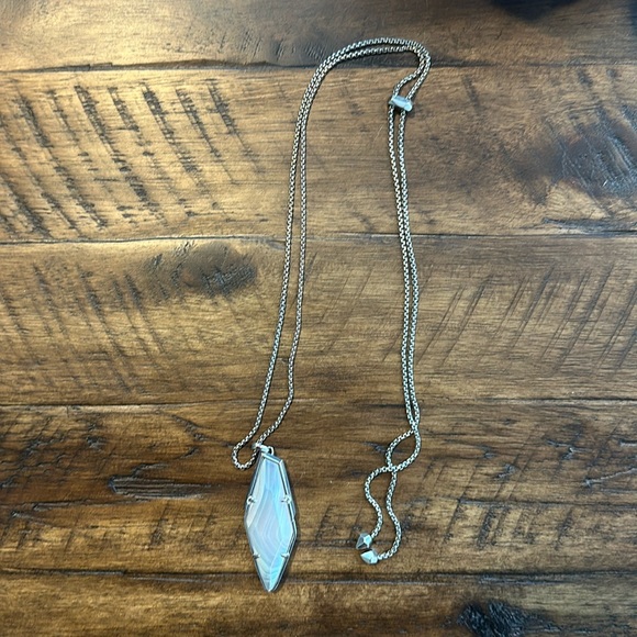 Kendra Scott Beatrice Iridescent White - Picture 1 of 2